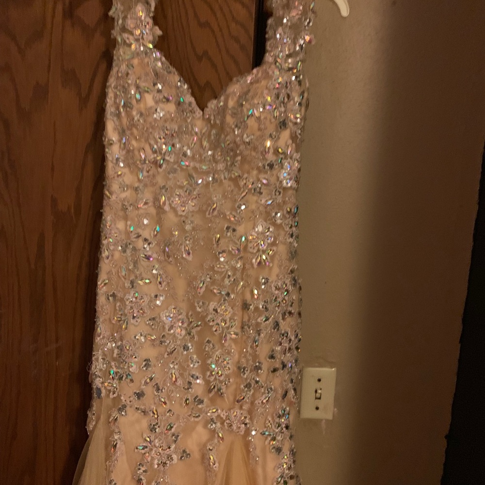 Prom dress - Picture 2 of 8